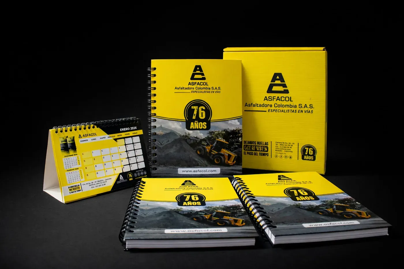 Cuadernos corporativos argollados y calendarios de escritorio con logo impresos en Medellín