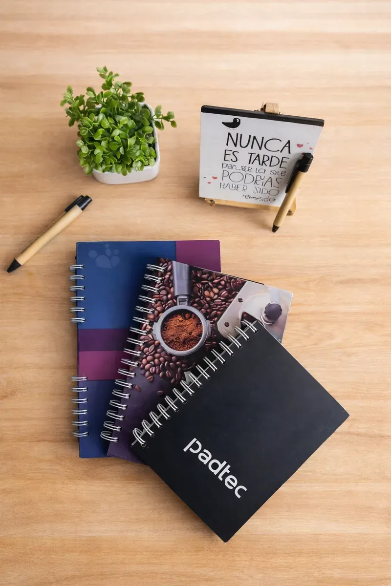 Cuadernos y libretas corporativas, producto elaborado por Imprenta Soluciones, litografía en Medellín, ejemplo 8