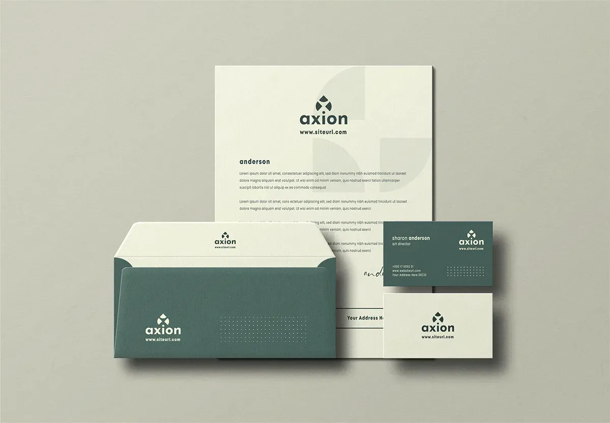 Set de papelería de oficina corporativa con sobres, tarjetas y hojas con logo